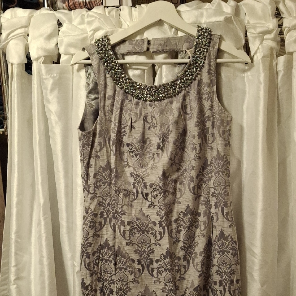 Eci Elegant Gray Sleeveless Dress with Beaded Neckline 4 💛💛💛💛 - Picture 6 of 15